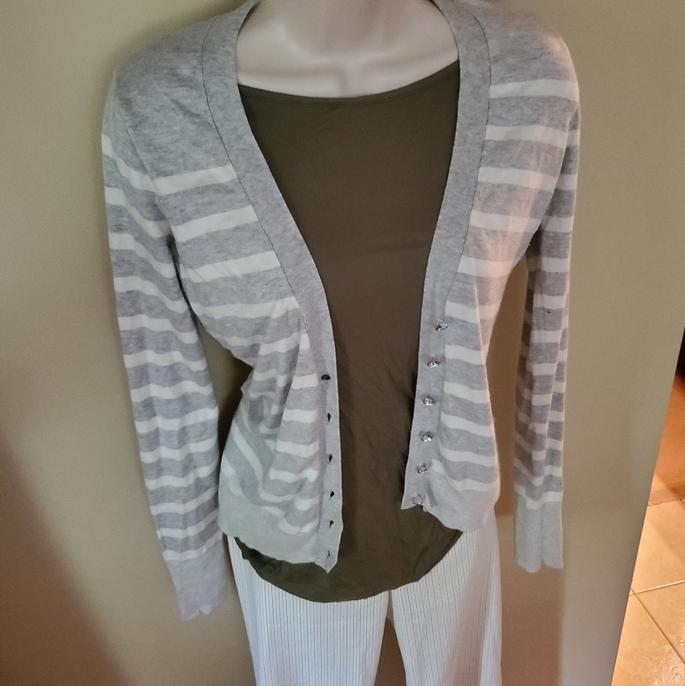 NWT Bebe high low olive green top - Picture 2 of 6